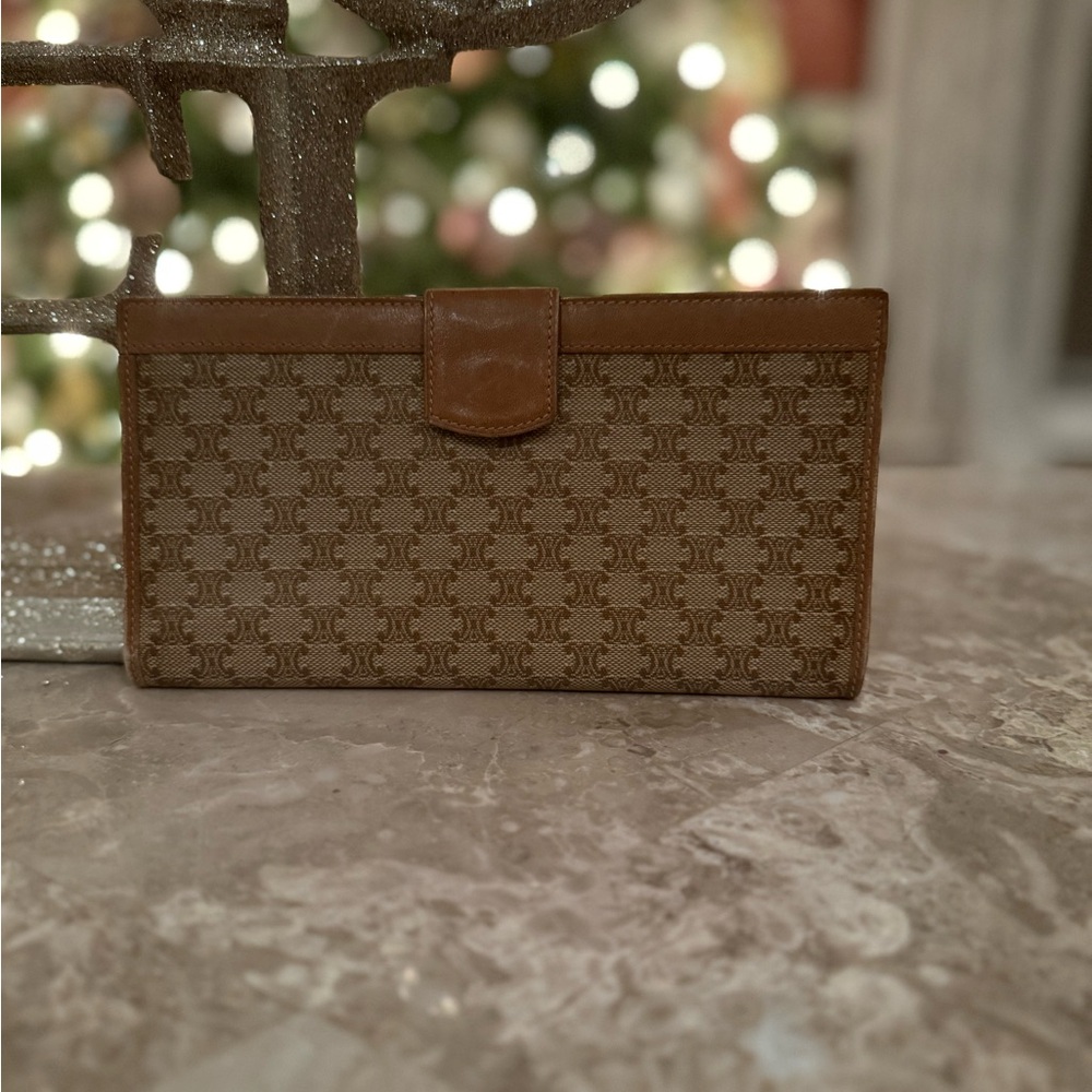 🤎GUC🤎 Celine Vintage Macadam Continental Wallet